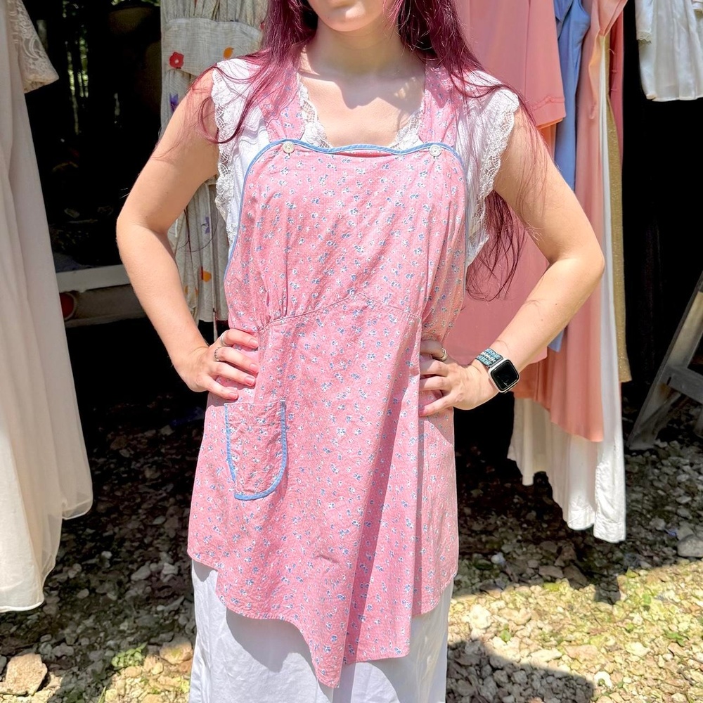 Antique 40s pink calico no tie crossover farm apron dress shell buttons